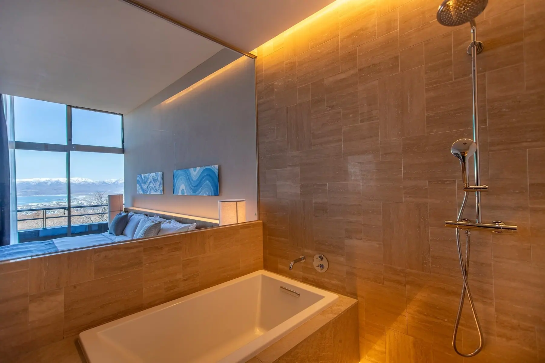 Coastal Grand Suite 5
