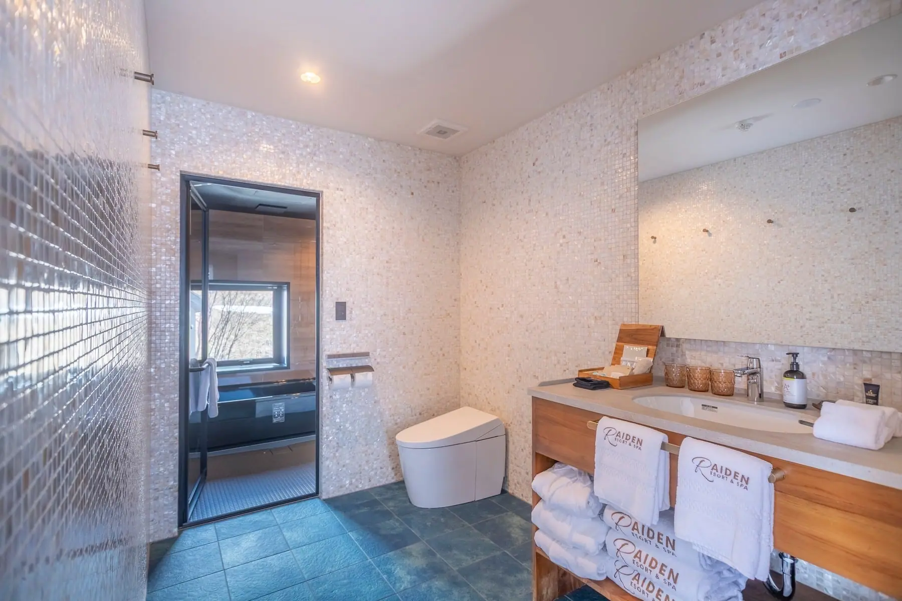 Highland Suite 5